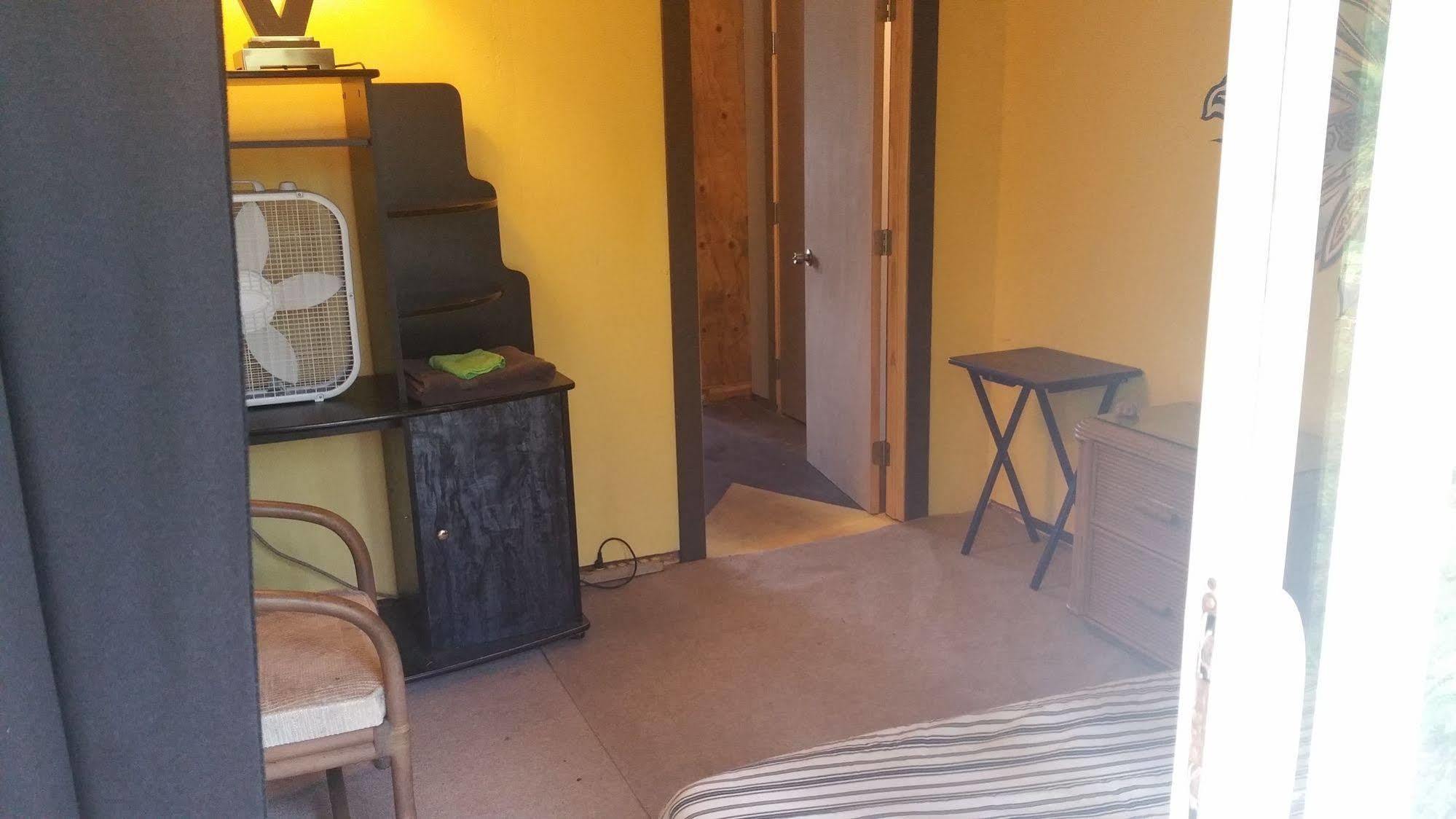 Hale Hale Hostel Pahoa Экстерьер фото