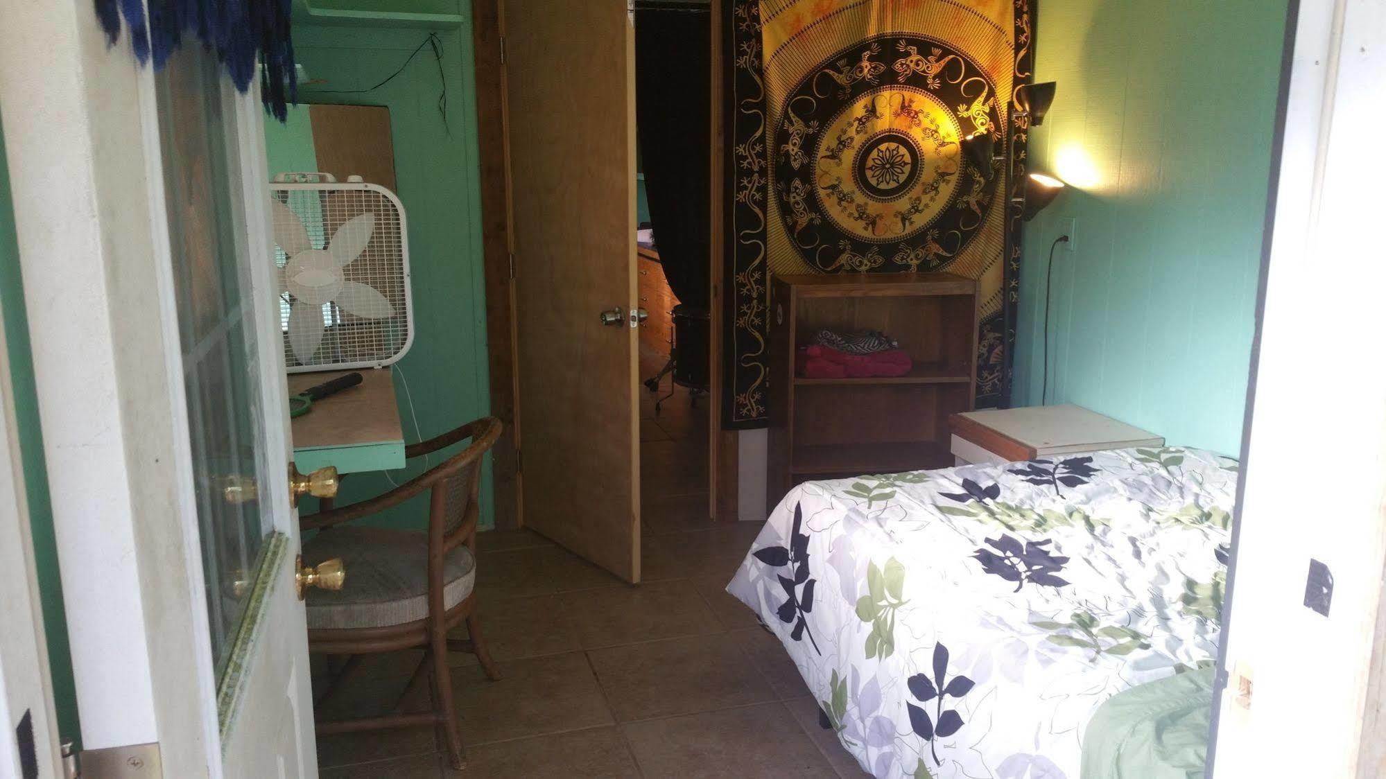 Hale Hale Hostel Pahoa Экстерьер фото