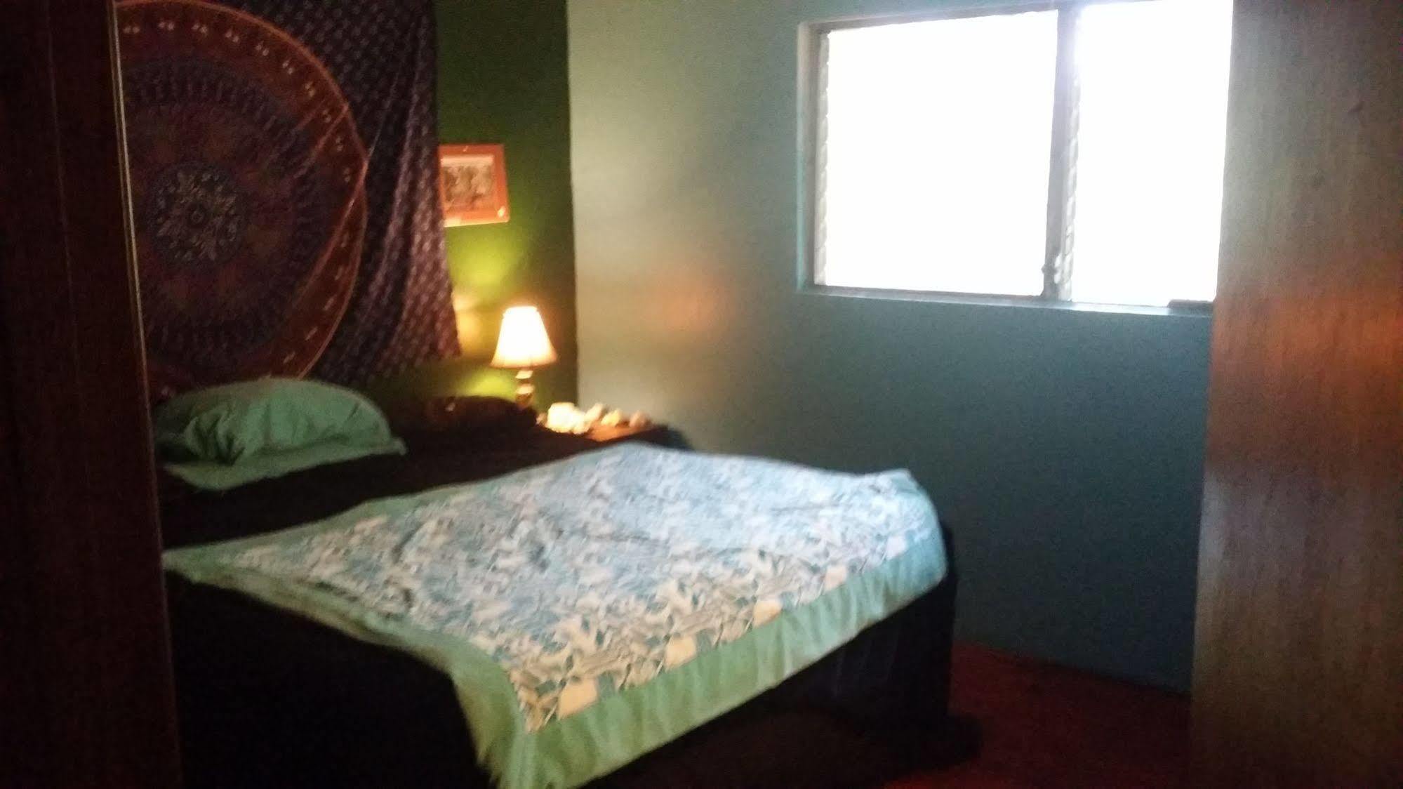 Hale Hale Hostel Pahoa Экстерьер фото