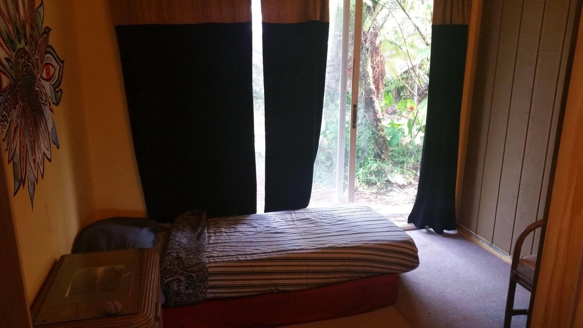 Hale Hale Hostel Pahoa Экстерьер фото